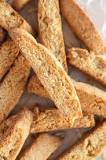 What does almond biscotti taste like?