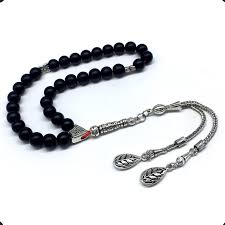 Ditirakati dengan riyadhoh atau laku pengendalian hawa nafsu dan thoriqot atau usaha. When To Do Tasbeeh