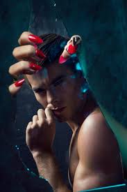 Alex Saint con su último editorial para Hunter Magazine