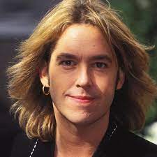 Per gessle uppträder i late night concert på ett helt folktomt cirkus i stockholm. Per Gessle Photos 28 Of 68 Last Fm