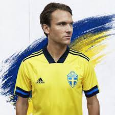 The sweden national football team, sveriges herrlandslag i fotboll, represents sweden in association football and is controlled by the swedish football association, the governing body for football in. Har Ar Sveriges Nya Landslagstroja Till Em 2020 Med En Intressant Detalj For Alla Fansen