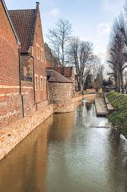 Tongeren vlag.svg 824 × 556; Historic City Centre Of Tongeren Live The World