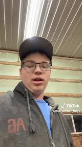 Henry Neubert's Instagram, Twitter & Facebook