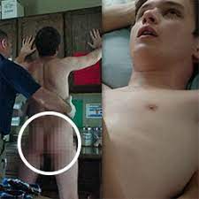Jurassic World Actor Nick Robinson Has A Great Naked Body! - QueerClick