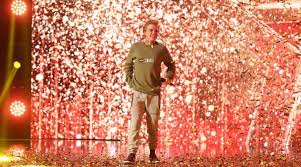 Vestea că din 5 februarie ne vom revedea a adus deja o mare bucurie! Romanii Au Talent 2021 Gim Rapperul Care A Cantat Durerea Romanilor Si A Primit Golden Buzz De La Florin Calinescu