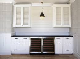 Beadboard has long been recognized as a warm, cozy and traditional element added to bathrooms to give it a more visually appealing look. Horizontal Beadboard Design Ideas