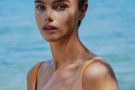 Photographer Sven Banziger For Grazia Italia With Susanne Knipper Fashion Editorials In 2020 Editorial Fashion Gigi Hadid Style Grazia