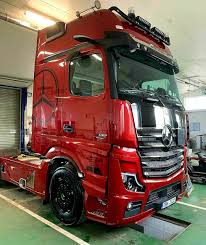 Pin Von Batok Gabor Auf Benz Addict In 2020 Mercedes Lkw Lkws Lkw
