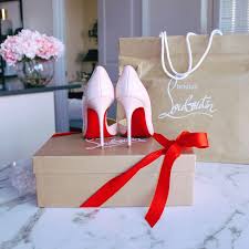 Valentine S Day Gifts For Her Browse romantic styles featuring flirty designs and symbols of love from our valentines day collection. valentine s day gifts for her