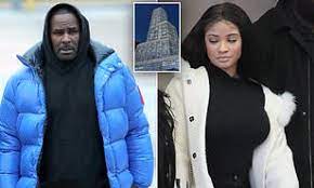 Family Of R Kelly Sex Slave Vow To Check On Her Welfare In Chicago Daily Mail Online