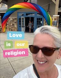 Everyone is welcome! 💚💛🩷💙🩷💜