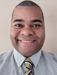 Who can recommend a hedge trimmer in Burleigh Waters?