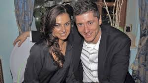 Hicks has previously been linked romantically to lewandowski, a former trump campaign manager. Anna Lewandowska Pregnant Fabwags Com
