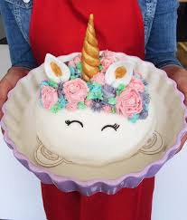Wir Lernen Heute Wie Man Einfache Kuchen In Tolle Torten Fur Kinder Verwandelt Und Was Sagt Ihr Die Nachste Einhorn Party Steht Food Cake Birthday Cake