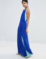 Matière fluide et transparent sur le bas de la robe ainsi qu'un dos nu recouvert de. Bcbg Max Azria Camilla Maxi Dress With Contrast Underlay At Asos Com Idees Vestimentaires Robe Maxi Robe Longue