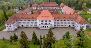 Colegiul militar liceal „ştefan cel mare din câmpulung moldovenesc a aniversat, pe 25 noiembrie 2012, 88 de ani de la înfiinţare. Colegiul NaÅ£ional Militar Stefan Cel Mare Din Campulung Moldovenesc 95 De Ani De Istorie Èi PerformanÈÄ Suceavalive