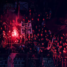 Waldhof mannheim 1 fc kaiserslautern ii 3 0 28 08 2015 pyro nach dem abfiff. Eintracht Frankfurt In Der Europa League Pyro Wirrkopfe Machen Fans Sauer Uefa Ermittelt Eintracht