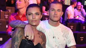 Sophia thomalla shares a very special bond with her mother, simone thomalla who is also a german actress. Loris Karius Girlfriend Pamela Reif Fast Facts