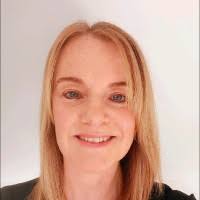 100+ perfiles de «Howson»