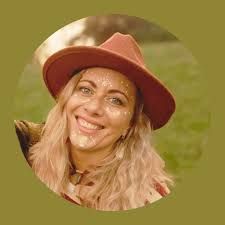 What are some cozy and warm venues in New Plymouth for an event?