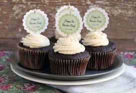 Discover tasty and easy recipes for breakfast, lunch, dinner, desserts, snacks, appetizers, healthy alternatives and more. Black White Cupcakes Party Inspiration