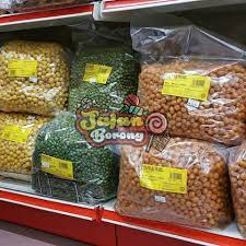 Disuatu kedai makanan ringan disediakan 6 macam bumbu perasa. Pemborong Penjual Pelbagai Snek Jajan Borong Bangi Facebook