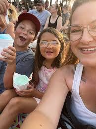 Amanda Butts's Instagram, Twitter & Facebook