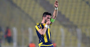 Başarılı futbolcu gökhan gönül, fenerbahçe'deki geleceğiyle ilgili söylentilere, son noktayı koydu. Fenerbahce Den Gokhan Gonul Hamlesi