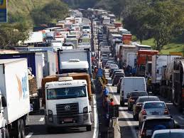 Só os fanáticos não enxergam que a. Pcb Sobre A Greve Dos Caminhoneiros Em Todo O Brasil Diario Liberdade