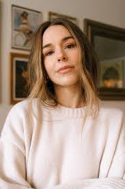 Helena Hammond's Instagram, Twitter & Facebook