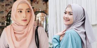 Dari contoh jilbab di atas dapat anda terapkan dirumah sesuai kebutuhan masing masing. 7 Tutorial Hijab Pashmina Yang Mudah Dan Stylish Coba Yuk Bun
