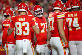 Chiefs Hot Takes: D.J. Humphries' absence vs. Browns spells trouble -  Arrowhead Pride