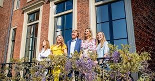 Born in volendam, tol is the nephew of former footballer pier tol. Royal Family Shares Christmas Card With Family Photo Show Netherlands News Live