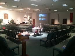 Excellent Flexible Space The Table Is Central To Traditional Worship Flexible Space Church Design Space Design