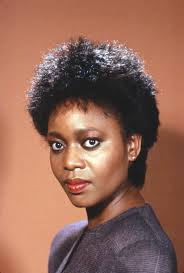 SCROOGED 1988 Alfre Woodard, Bill Murray, Karen Allen, David Johansen,  Carol Kane, Bobcat Goldthwait, Mabel King, John Forsythe, Mary Ellen  Trainor, Robert Mitchum, Wendie Malick, Michael J. Pollard, Reina King and  John