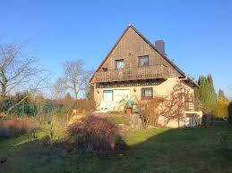 Einfamilienhaus kaufen in 12357 berlin (rudow) ruhige und grüne lage im rudower blumenviertel, 707m² grundstück mit großzügigem bungalow — objektbeschreibung: Haus Zum Verkauf Kapaunenstrasse 86 12355 Berlin Rudow Mapio Net