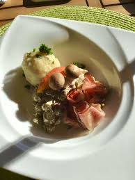Champignonsauce Mit Kartoffelknodeln Champignonsauce Rezepte Knodel