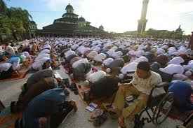 Membaca takbiratul ihram sambil ulama memiliki perbedaan pendapat soal hukum sholat idul fitri. Boleh Dilakukan Di Rumah Ini Tata Cara Shalat Idul Fitri Halaman All Kompas Com