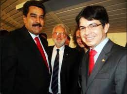 É líder da oposição ao governo bolsonaro no senado federal. Randolfe Que Fala Fino Com Maduro E E Esbirro Da Lava J Amp J Quer Falar Grosso Comigo Uol Noticias