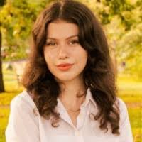 Elizabeth Sadler's Instagram, Twitter & Facebook