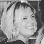 Lisa Siebold's Instagram, Twitter & Facebook