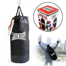 Ideal für das heimtraining ist der boxsack „training von bandito. Sportlicher Boxsack Waschekorb Fur Das Workout Zu Hause