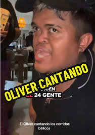 OLIVER CANTANDO 🎤 #MAZACLAN#pesopluma #