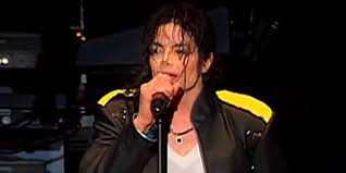 Tak pernah bisa aku melupakanmu. Lirik Lagu Ilusi Tak Bertepi Hijau Daun Merdeka Com