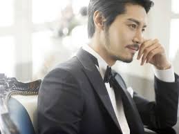 Actor and Former 707 Special Mission Group Member Lee Kwan-hoon Persuades  Martial Law Troops: "Don't Block the Way"