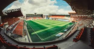 Saido berahino (born 4 august 1993) is a burundian professional footballer who plays as a striker for belgian club charleroi, on loan from zulte waregem, and captains the burundi national team. Regenboogstadion Waregem