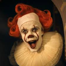 I NEED a Bob Gray's Pennywise type of scene where William is performing as  Spring Bonnie back in the 80s (or even 70s if Fredbear's exists in the  movie-verse)"