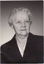 File:EA Smith Mrs AY Smith autumn.jpg