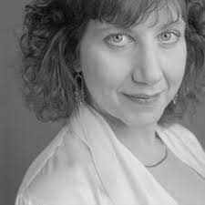 Ann Bauer's Instagram, Twitter & Facebook