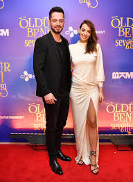 However, despite their years together, their relationship is not very good. Oldur Beni Sevgilim Filminden Gorkemli Gala Resim